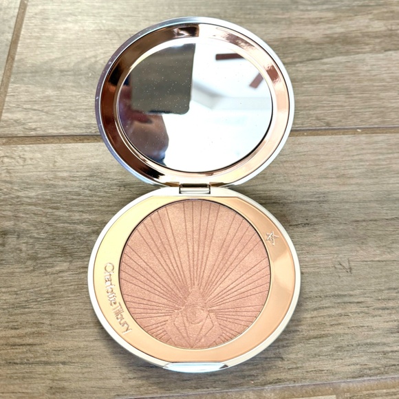 Charlotte Tilbury "Hollywood Superstar" highlighter